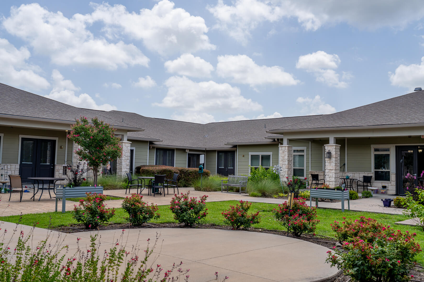 Landscaped Courtyard With Beautiful Gardens at Waco Assisted Living