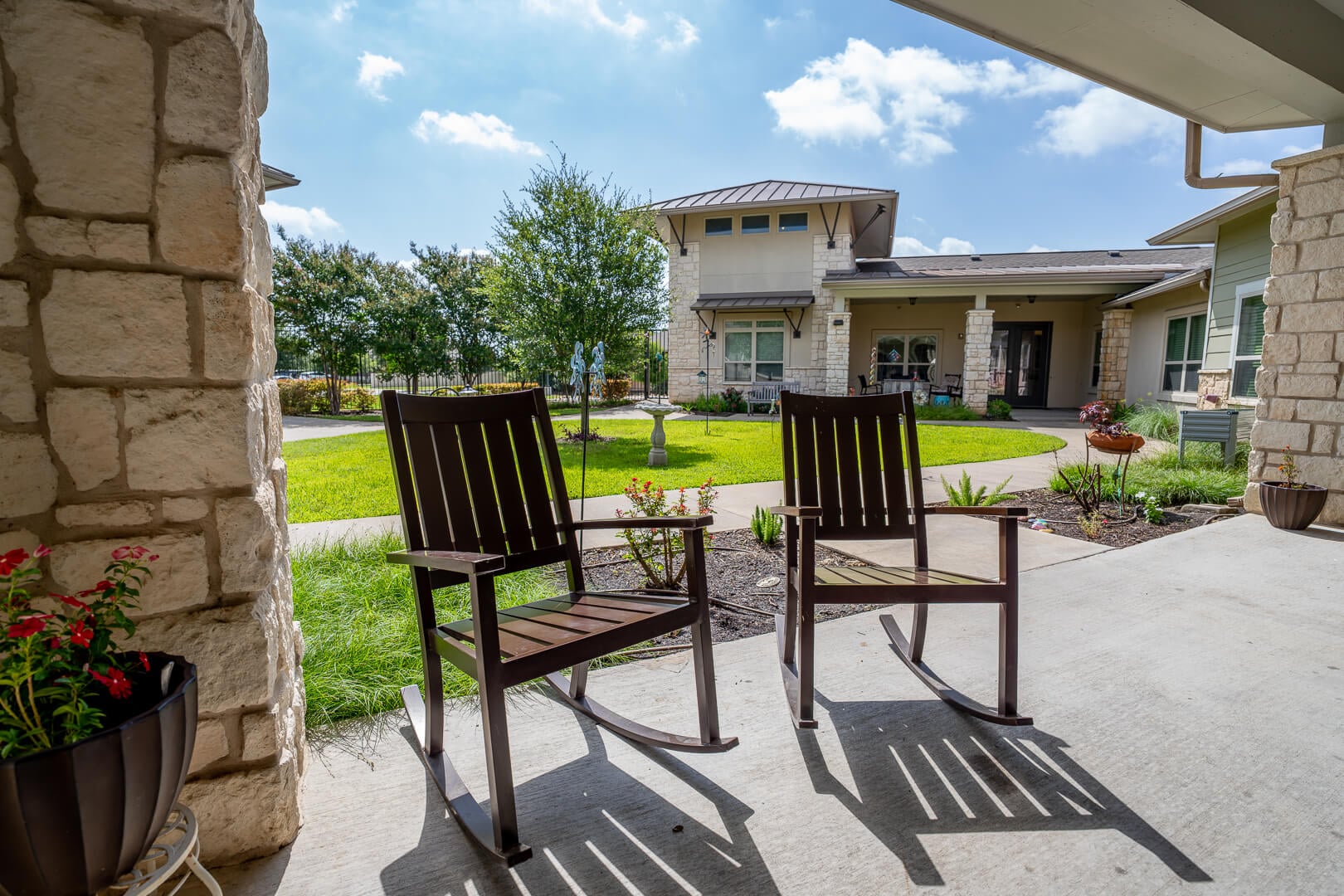 Relaxing Outdoor Patio Seating for Residents at Waco Assisted Living